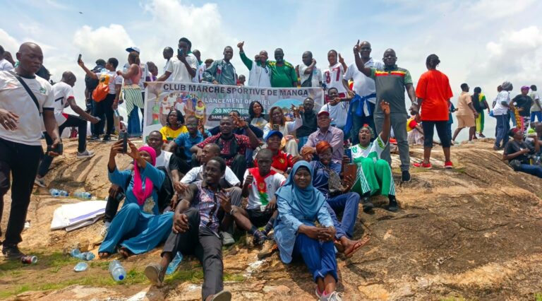 Nazinon/Tourisme interne : le club de marche sportive de Manga au sommet du Pic Nahouri