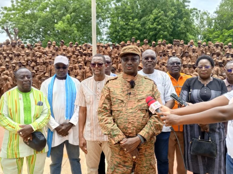 Camp vacances Faso Mêbo : Le ministre Jacques Sosthène Dingara invite les enfants au patriotisme et au travail bien fait