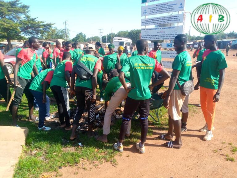 Comoé : Les immergés à l&rsquo;œuvre pour une journée de salubrité