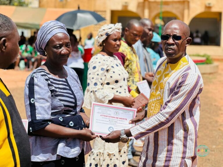 Houet : Une journée pour saluer le mérites des élèves et enseignants de l’arrondissement 7