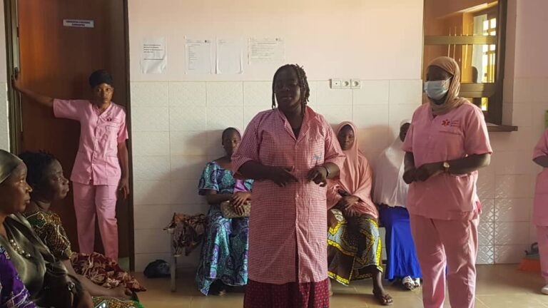Kourittenga/Mois d’octobre rose : Le centre médical Ahmadiyya de Koupéla dépiste des femmes sur les cancers féminins