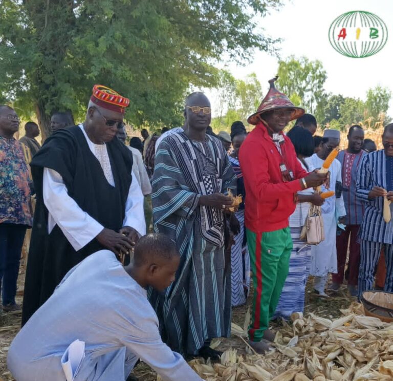 Bazèga/Champs et Jardins scolaires : Le ministre Dingara donne le top départ des opérations de récolte et du démarrage des activités de jardinage