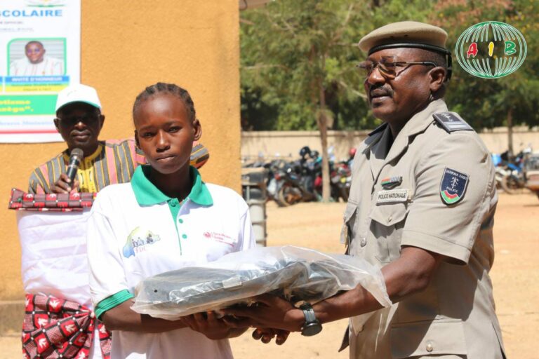 Bazèga/Excellence scolaire 2024-2025 : Les meilleurs élèves et acteurs de l&rsquo;éducation de la province magnifiés