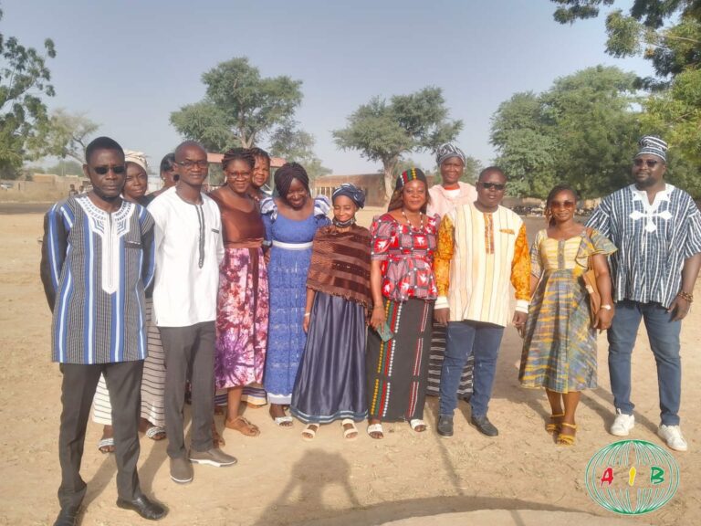 Kombissiri/Montée des couleurs synchronisée : Les élèves de la commune instruits aux valeurs de solidarité et de patriotisme