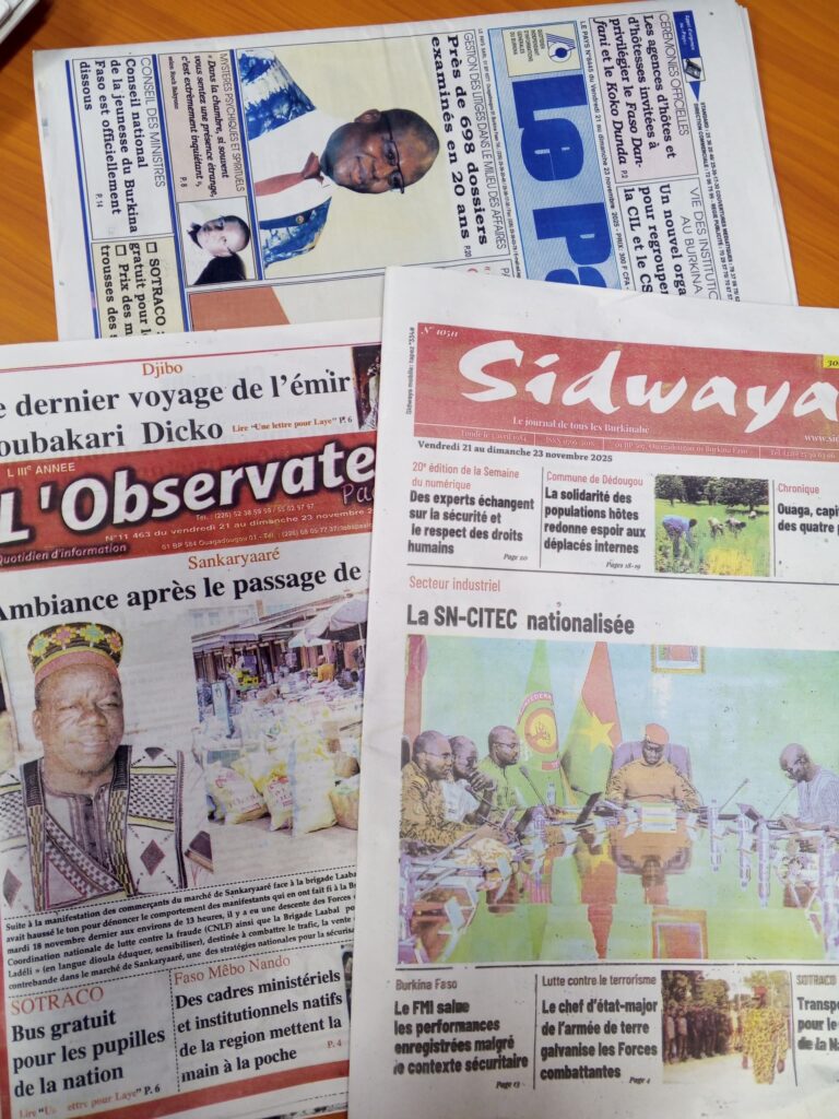 Burkina : La gratuité du transport pour les pupilles de la nation et le 20e anniversaire du CAMC-O à la une des quotidiens