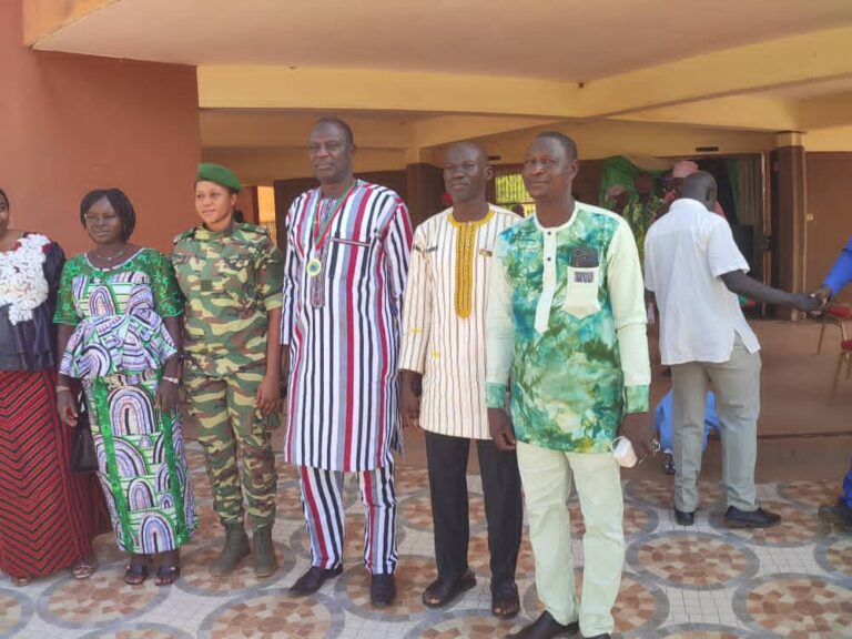 Bassitenga : Les forces vives célèbrent le départ à la retraite d’un haut-commissaire proche de ses administrés