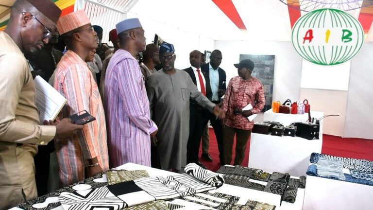 Bamako : Le Premier ministre malien ouvre le SIAMA 2025 et salue la créativité des artisans africains