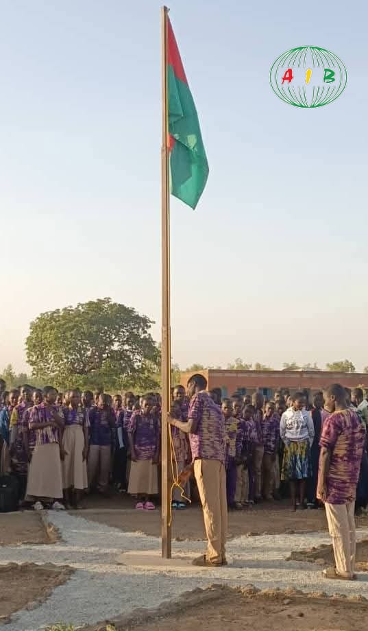 Sanguié : le CEG de Nedialpoun sensibilise sur les dangers des stupéfiants lors de la montée des couleurs