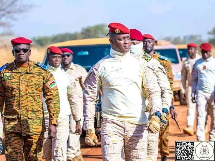 Burkina : le Gouvernement envisage de renforcer les capacités opérationnelles des Forces combattantes