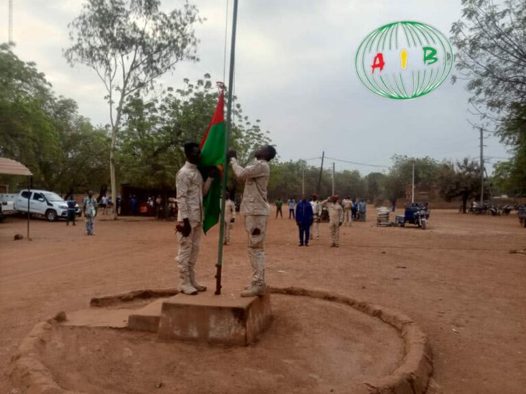 Solenzo : Le Haut-commissaire invite la population à œuvrer pour une province unie et prospère 