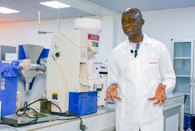 Burkina/Innovation : « Nous pouvons produire du riz trois fois l’an pour un rendement de 12 tonnes à l’hectare », Pr Bassolé