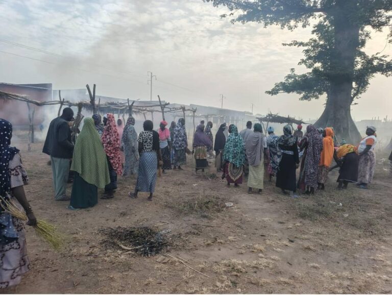 Banwa : La population de Sanaba assainit le marché