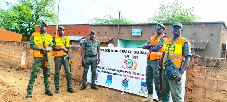 Sourou/30e anniversaire de la Police municipale : une séance de sensibilisation sur le port du casque organisée à Tougan