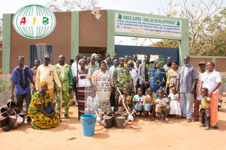 Bam/Environnement : l’AJPEE accompagne des écoles primaires pour créer des espaces d’ombrage