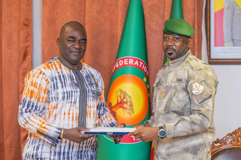 Confédération des États du Sahel : le Président Ibrahim TRAORÉ envoie deux émissaires chez son homologue malien