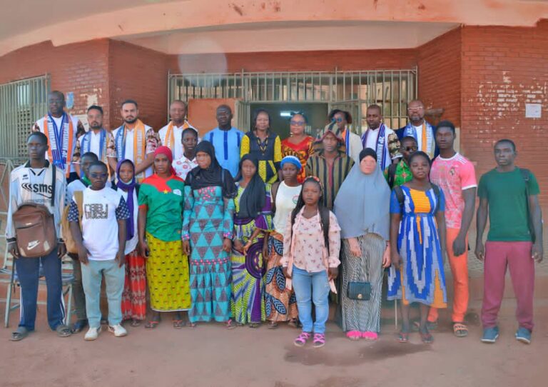 Social: le Mouvement Kwazulu apporte du soutien à des étudiants en situation difficile