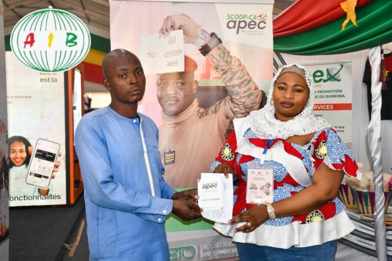 SIAMA 2025 : Forte mobilisation de la diaspora burkinabè pour s’enrôler à l’APEC