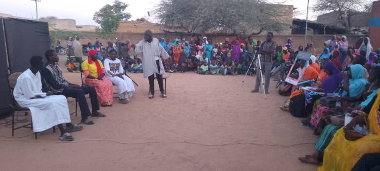 Séno : Une association sensibilise sur les violences numériques faites aux femmes et aux filles