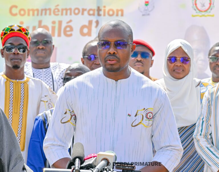 𝐂𝐢𝐧𝐪𝐮𝐚𝐧𝐭𝐞𝐧𝐚𝐢𝐫𝐞 𝐝𝐞 𝐥’𝐔𝐉𝐊𝐙 : 𝐮𝐧 𝐝𝐞𝐦𝐢-𝐬𝐢𝐞̀𝐜𝐥𝐞 𝐚𝐮 𝐬𝐞𝐫𝐯𝐢𝐜𝐞 𝐝𝐞 𝐥𝐚 𝐍𝐚𝐭𝐢𝐨𝐧 ‎