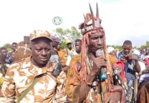 Nayala: le village de Biba célèbre le retour du VDP Dozo Seydou Sow décoré pour son engagement patriotique