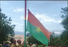 Mouhoun/Montée solennelle des couleurs à Bondoukuy : Le drapeau national hissé devant une population mobilisée