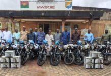 Kombissiri : Des citoyens de la commune offre 11 motos, de l’huile de vidange et une somme de 1 355 000 F FCA pour les VDP