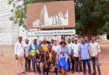 SITHO 2026 /TOURISME INTERNE : Des professionnels des agences de voyage visitent la grande mosquée de Dioulassoba et Samandeni